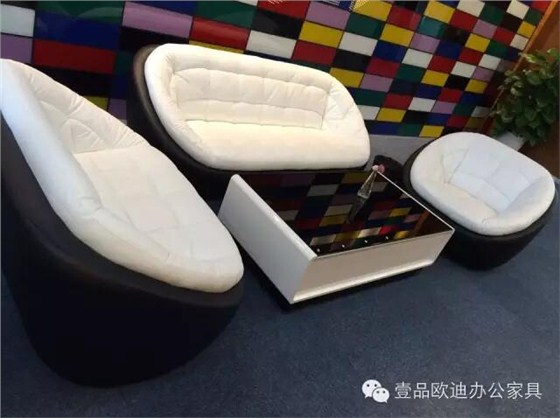 【央視新聞客戶端】京東JD讓老百姓放心網(wǎng)購(gòu)，壹品歐迪讓京東JD綠色辦公