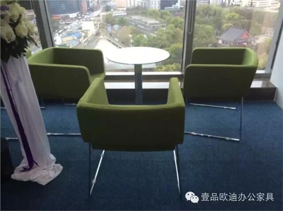 【央視新聞客戶端】京東JD讓老百姓放心網(wǎng)購(gòu)，壹品歐迪讓京東JD綠色辦公