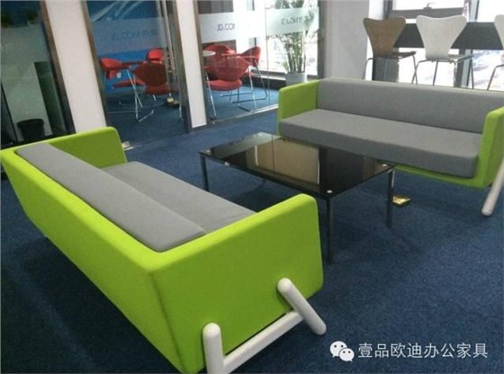 【央視新聞客戶端】京東JD讓老百姓放心網(wǎng)購(gòu)，壹品歐迪讓京東JD綠色辦公