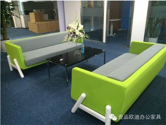 【央視新聞客戶端】京東JD讓老百姓放心網(wǎng)購(gòu)，壹品歐迪讓京東JD綠色辦公