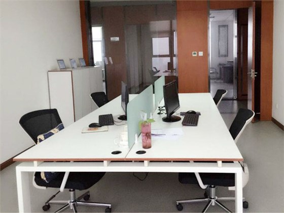 辦公家具廠家壹品歐迪關于辦公家具與地板如何搭配好看的幾點建議