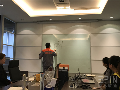 壹品歐迪辦公家具董事長(zhǎng)張曉帆張總會(huì)議講話